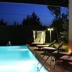 Villa 4-seasons Pool Near Meteora