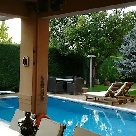 4-seasons Pool Near Meteora Villa