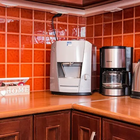 4-seasons Pool Near Meteora Tríkala