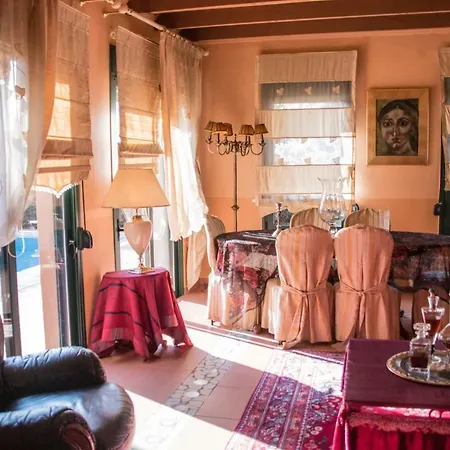 4-seasons Pool Near Meteora *