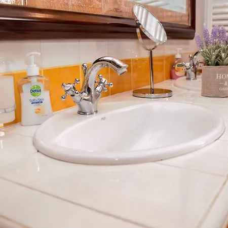 4-seasons Pool Near Meteora * Tríkala