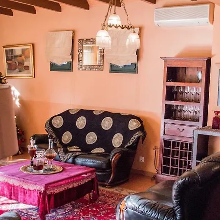 4-seasons Pool Near Meteora فيلة Tríkala