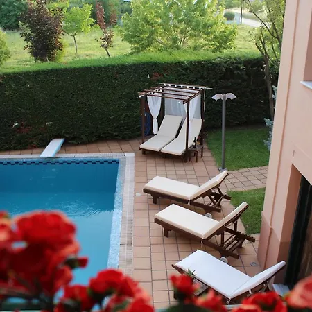 4-seasons Pool Near Meteora * Tríkala