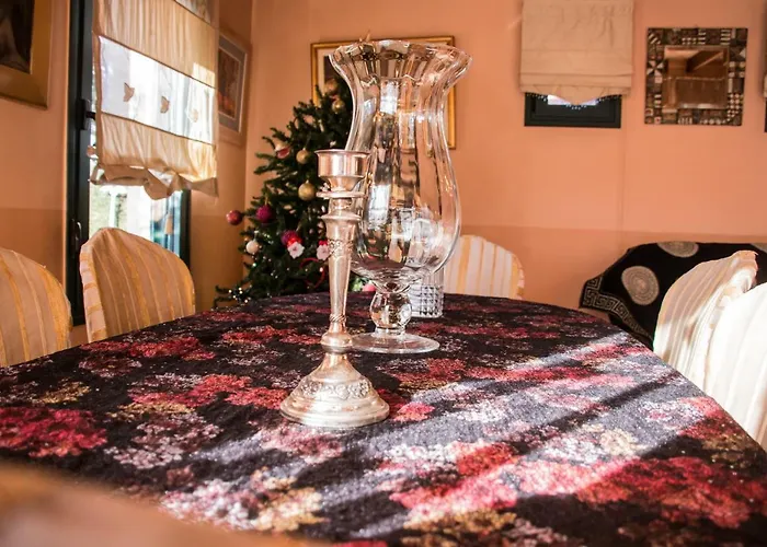 4-seasons Pool Near Meteora Villa