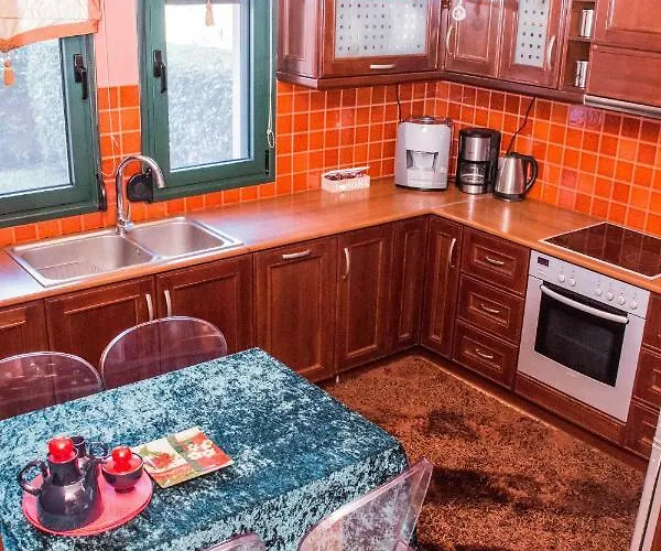 4-seasons Pool Near Meteora Trikala (Thessaly)