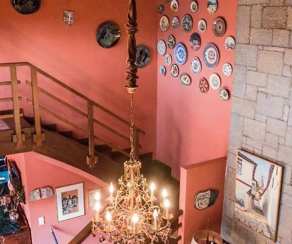 4-seasons Pool Near Meteora *