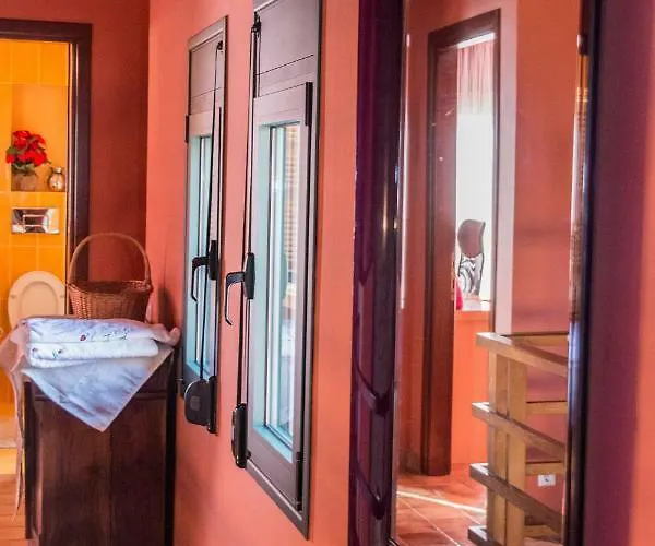 4-seasons Pool Near Meteora