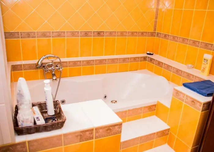 4-seasons Pool Near Meteora * Trikala (Thessaly)