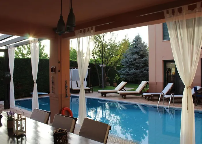Villa 4-seasons Pool Near Meteora *