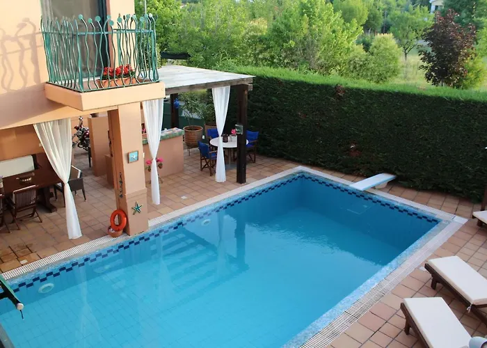 4-seasons Pool Near Meteora Villa *